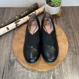 *Dansko | Ann Sllip On Flat Shoe Style 6702020202 Size 39/8.5-9